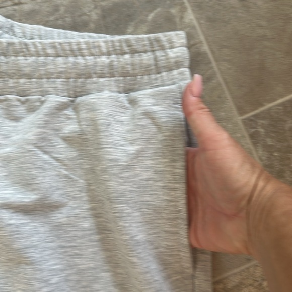 Puma, lightweight, sweatpants size large NWT polyester, VISCOSE, ELASTANE - Picture 3 of 9